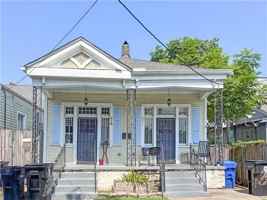 featured image of 221 N Cortez St