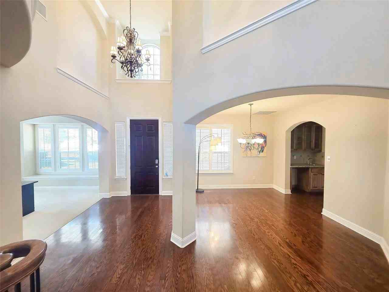 6814 Indian Meadow Ct - Photo 4 of 32