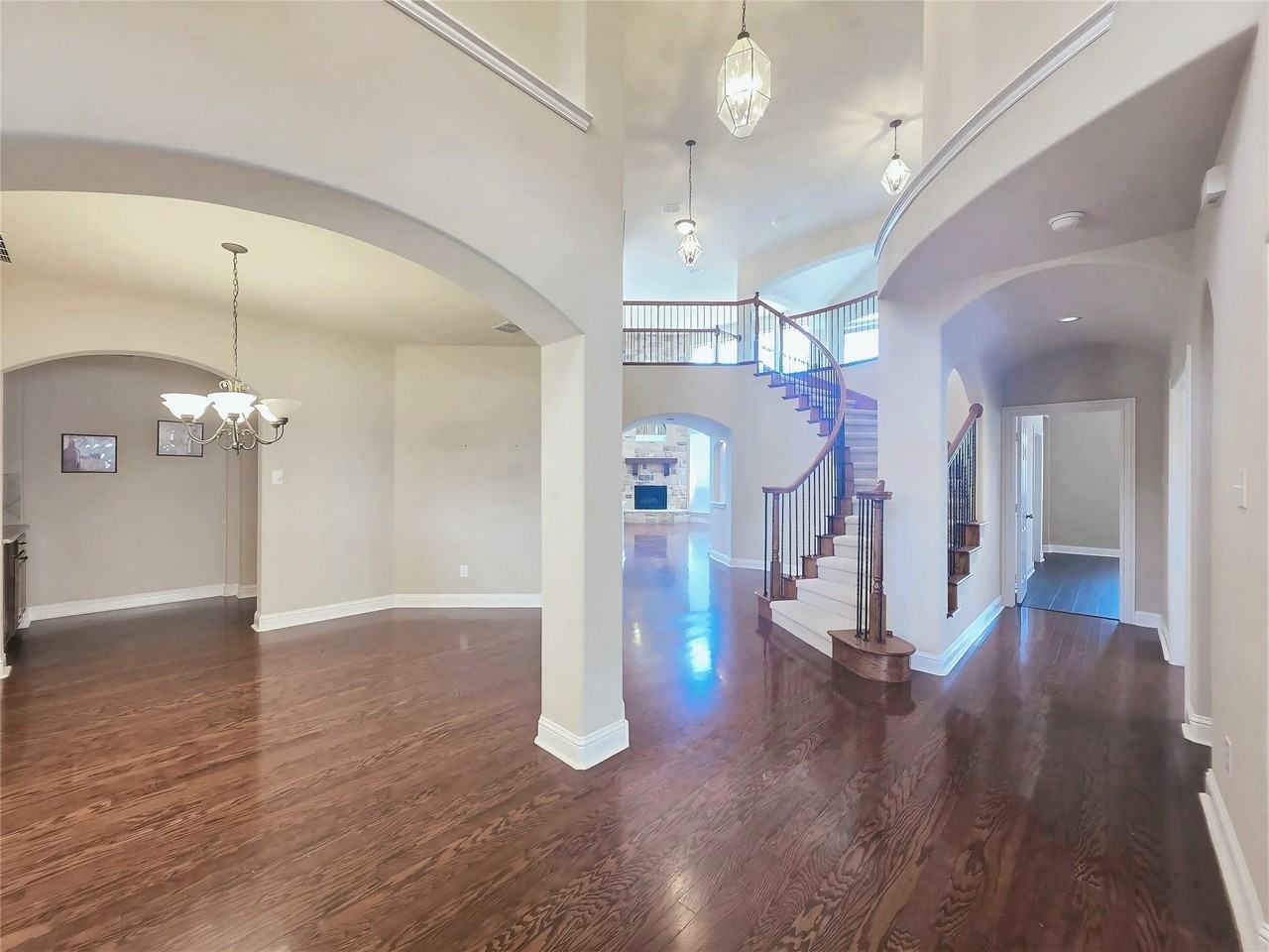 6814 Indian Meadow Ct - Photo 5 of 32