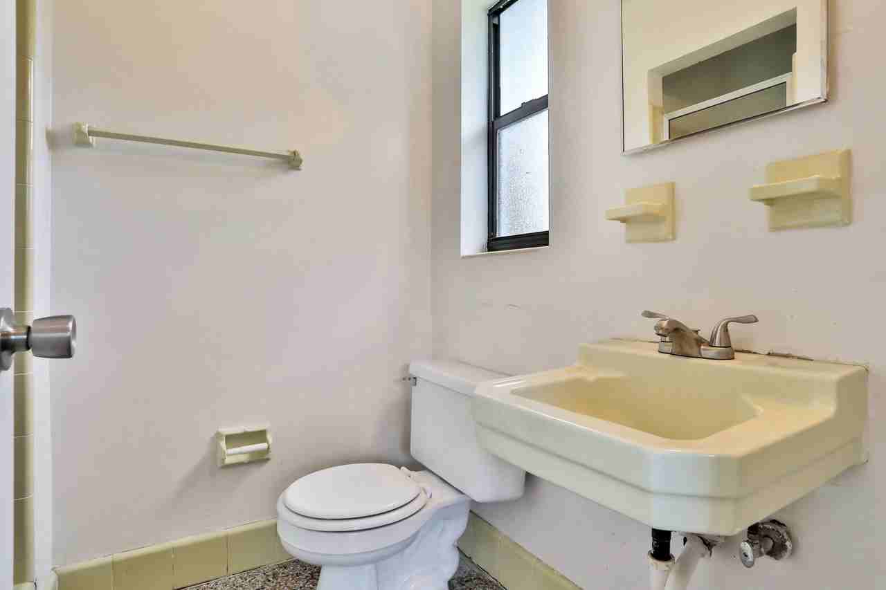 2711 Aloma Ave #1 - Photo 4 of 9