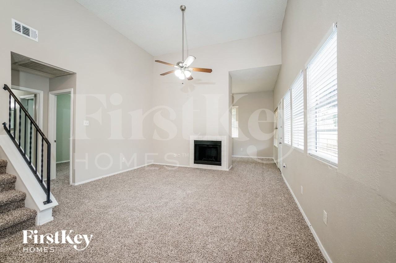 11532 Teaside Dr - Photo 3 of 16