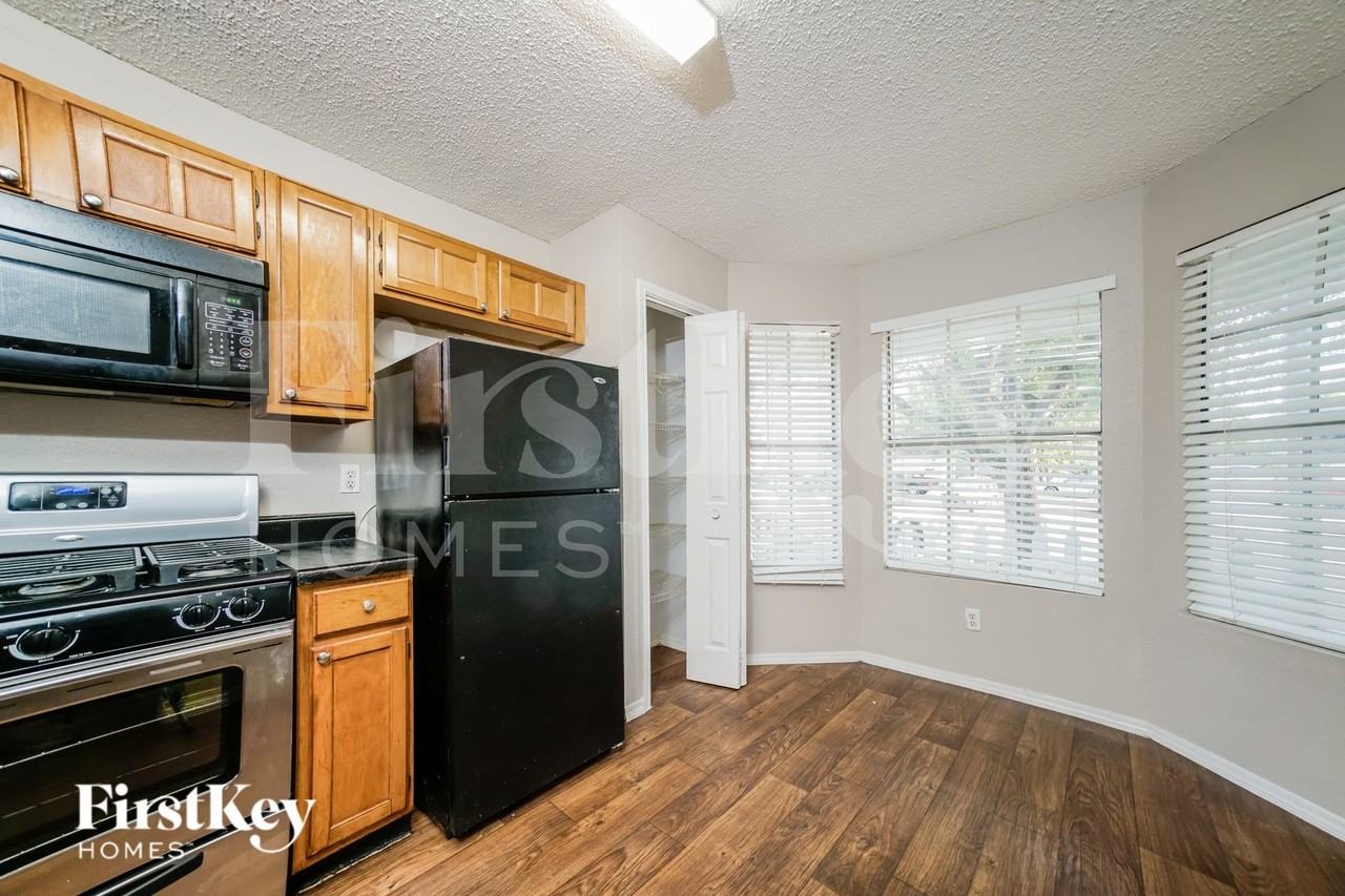 11532 Teaside Dr - Photo 4 of 16