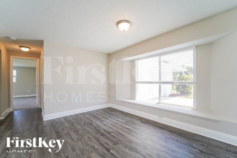 76 Oakland Hills Ct - Photo 4 of 15