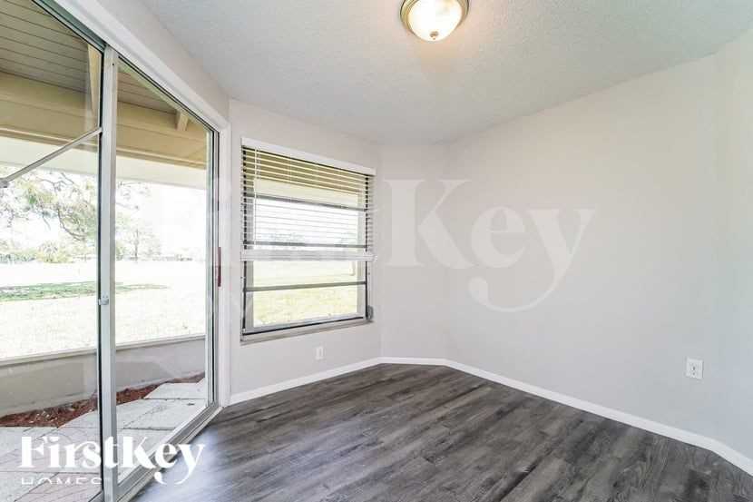 76 Oakland Hills Ct - Photo 5 of 15