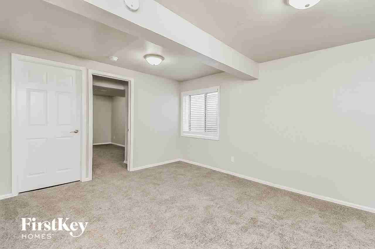 942 Square Dance Ln - Photo 7 of 15
