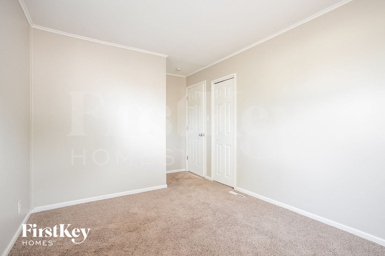 811 Salem Ln - Photo 6 of 15