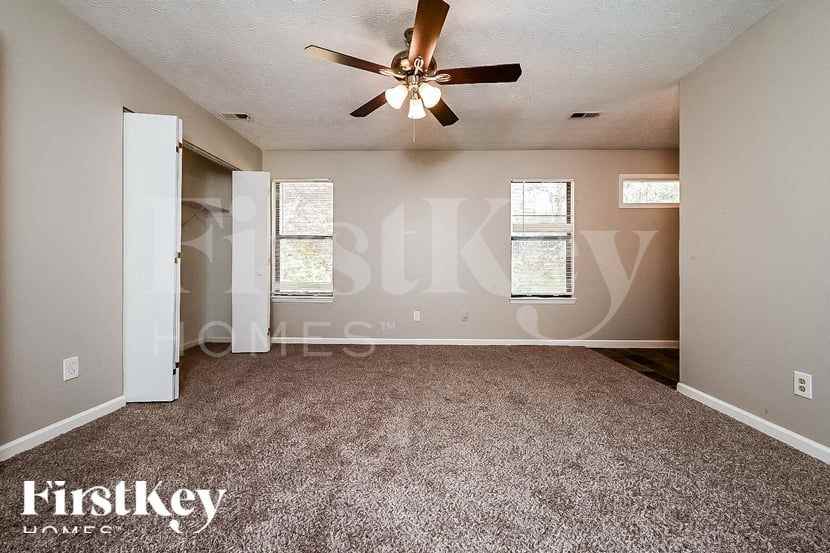 765 Fieldstone Dr - Photo 7 of 15