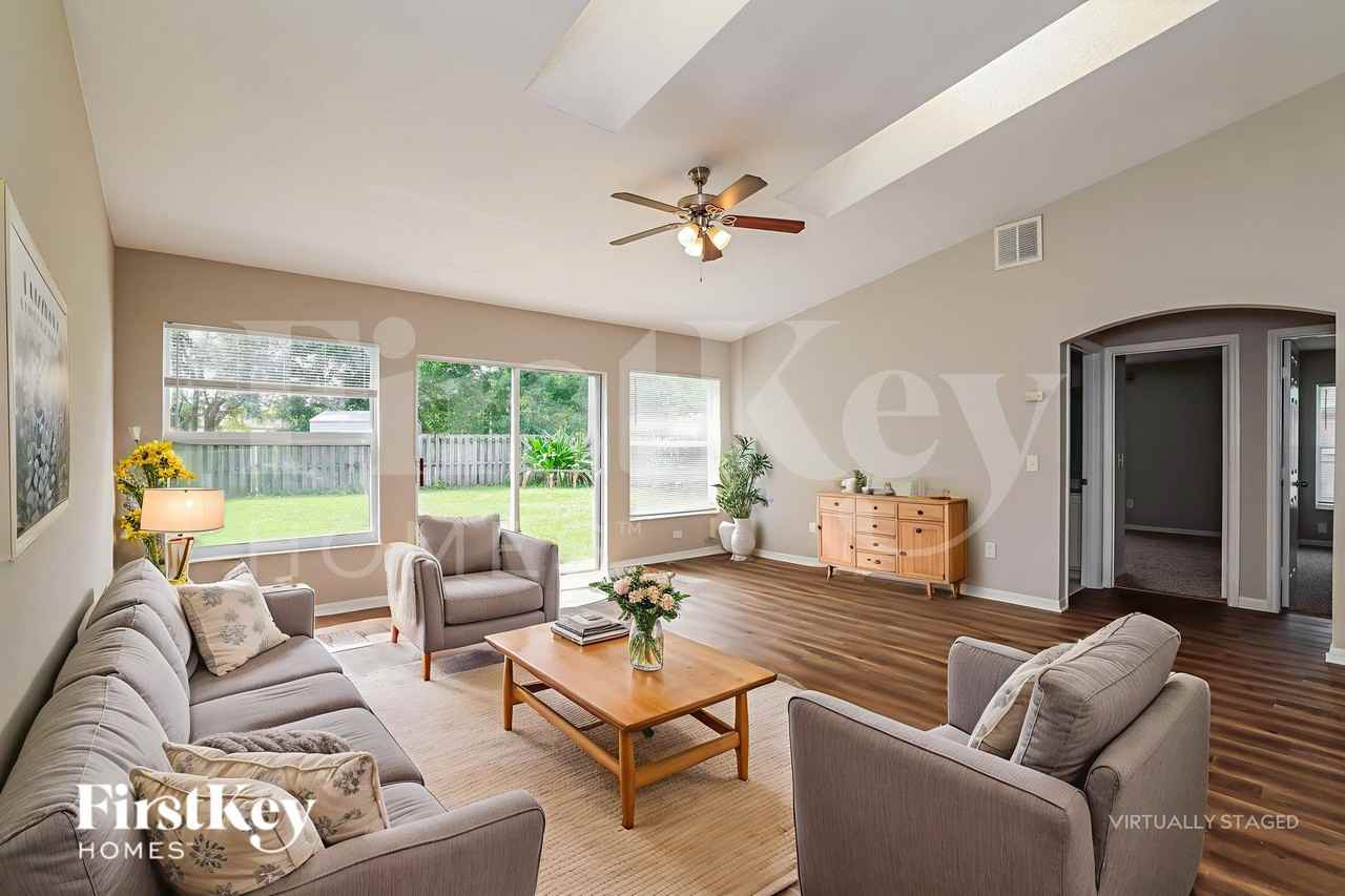 422 Sw Cherryhill Rd - Photo 4 of 20