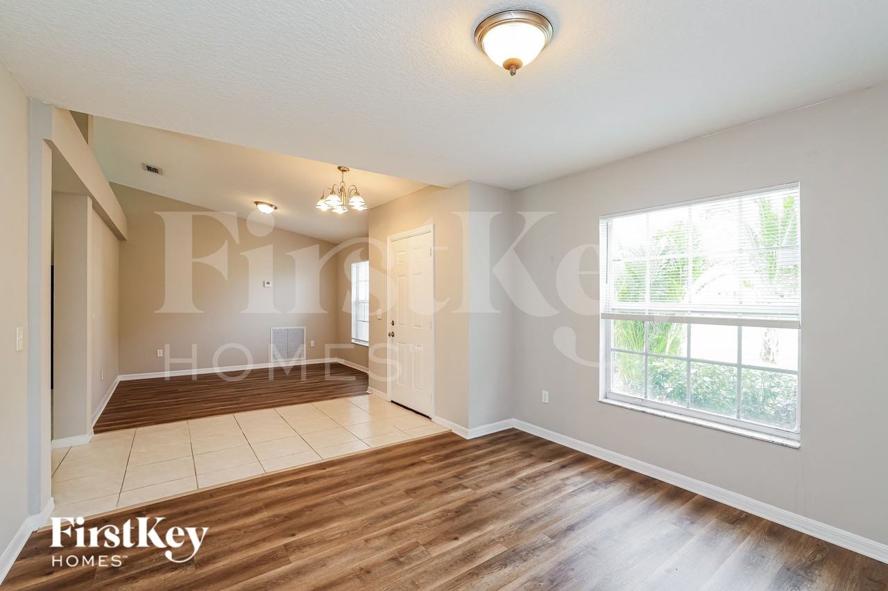 422 Sw Cherryhill Rd - Photo 7 of 20
