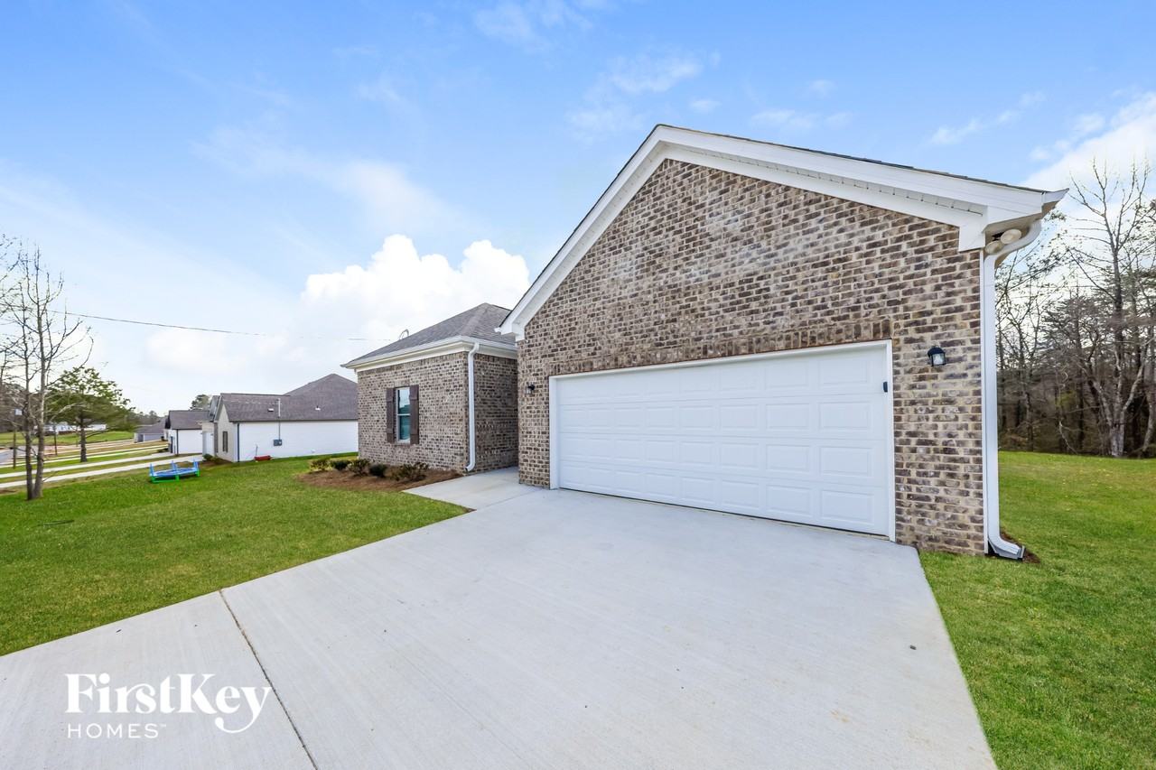 267 Lakewood Ln - Photo 2 of 14