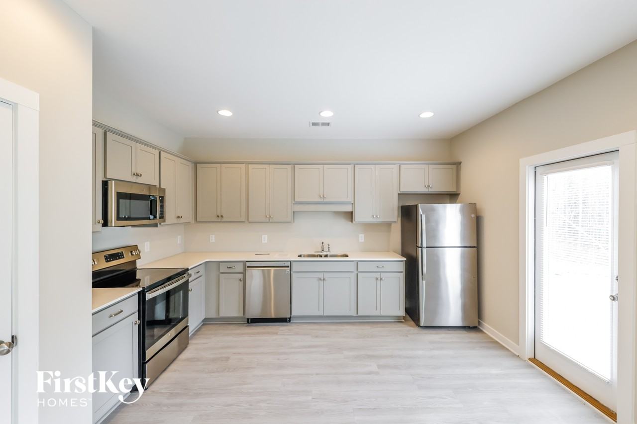 267 Lakewood Ln - Photo 6 of 14