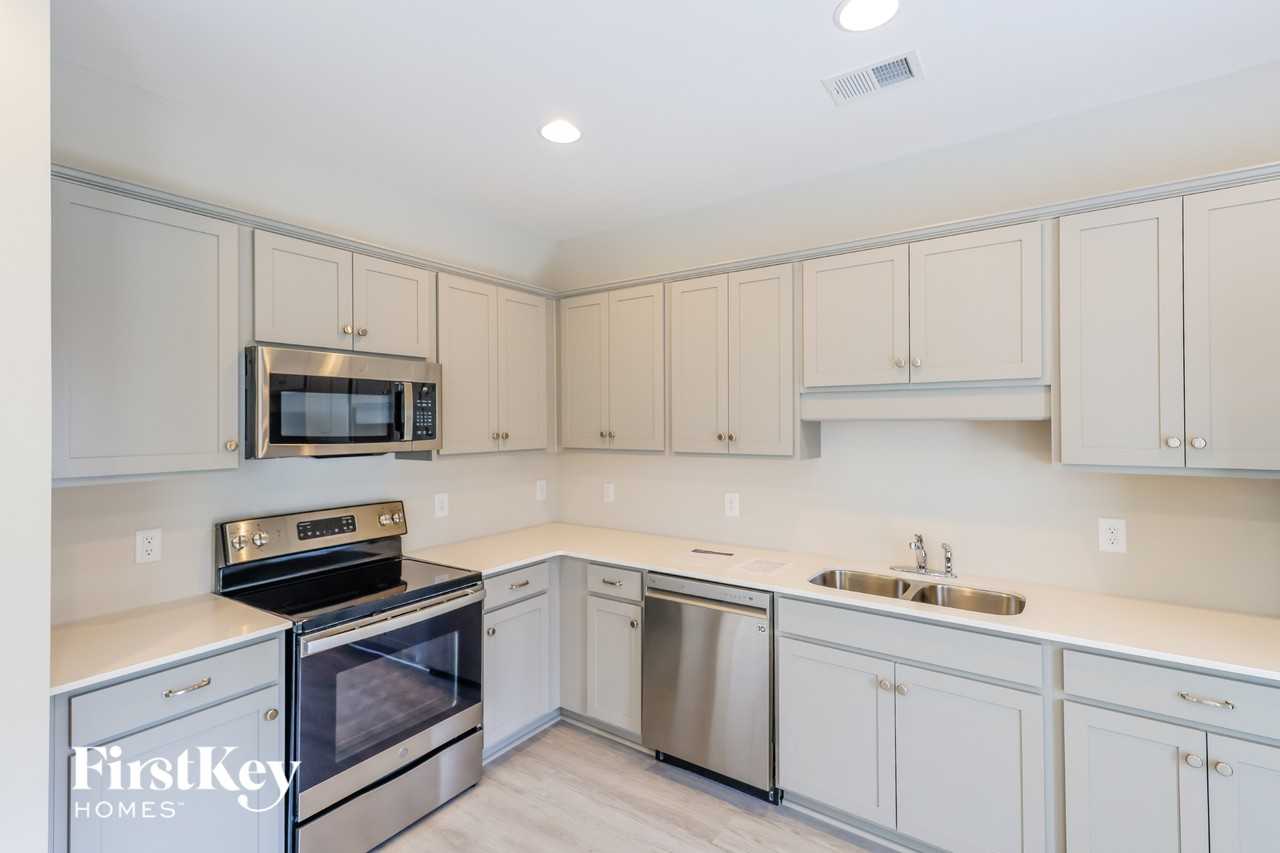 267 Lakewood Ln - Photo 7 of 14