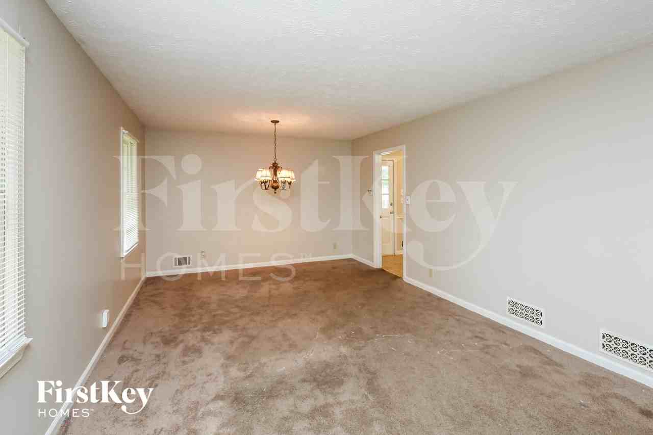 149 Tuscany Cir - Photo 2 of 15
