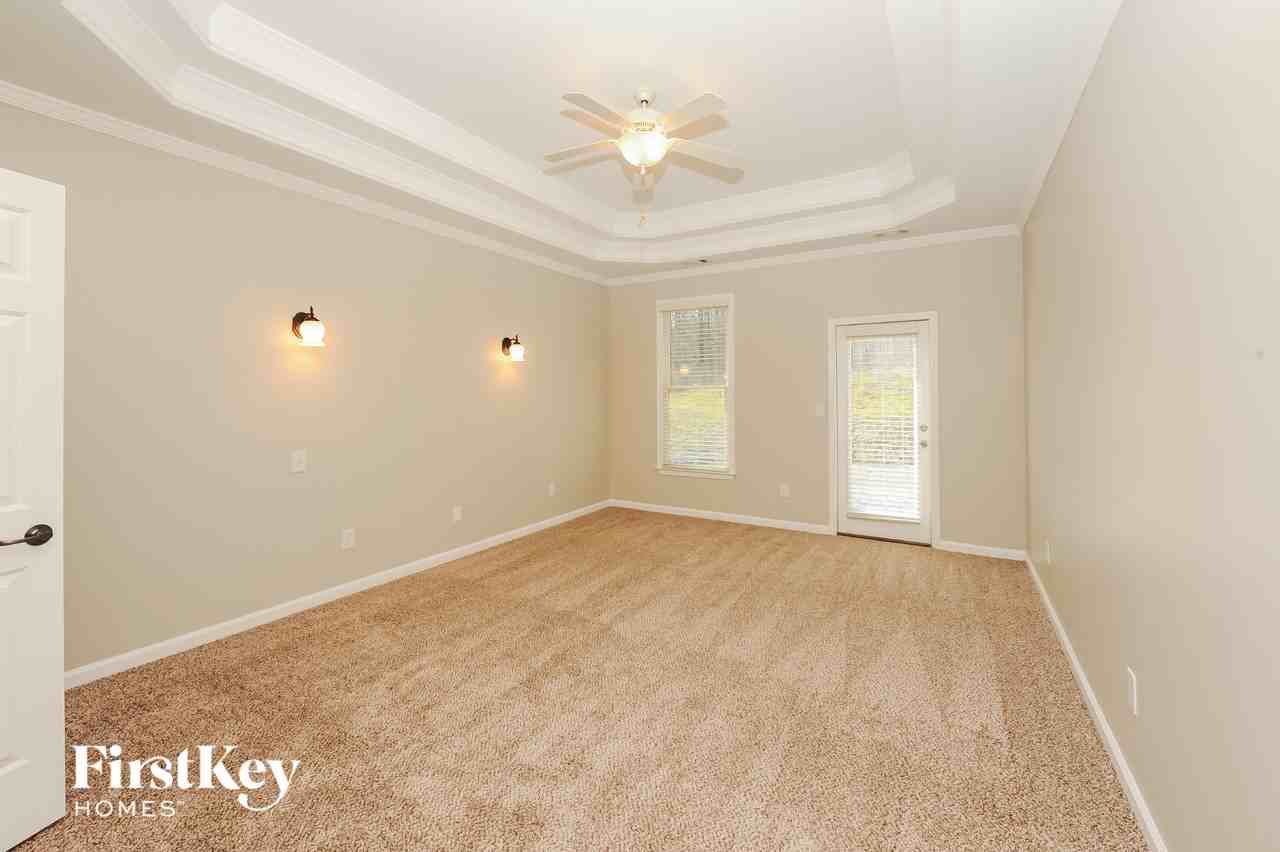 6660 Euclid Ct - Photo 6 of 15