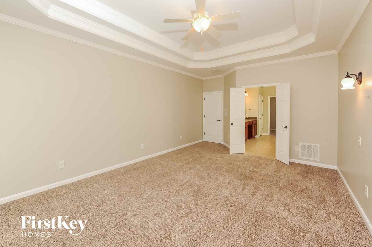 6660 Euclid Ct - Photo 7 of 15