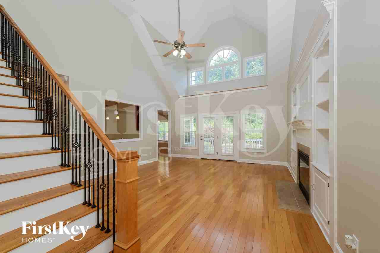 2373 Topaz Ln - Photo 2 of 15