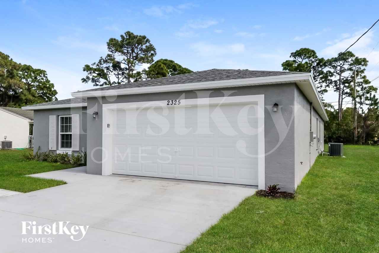 2325 Se Berkshire Blvd - Photo 3 of 16