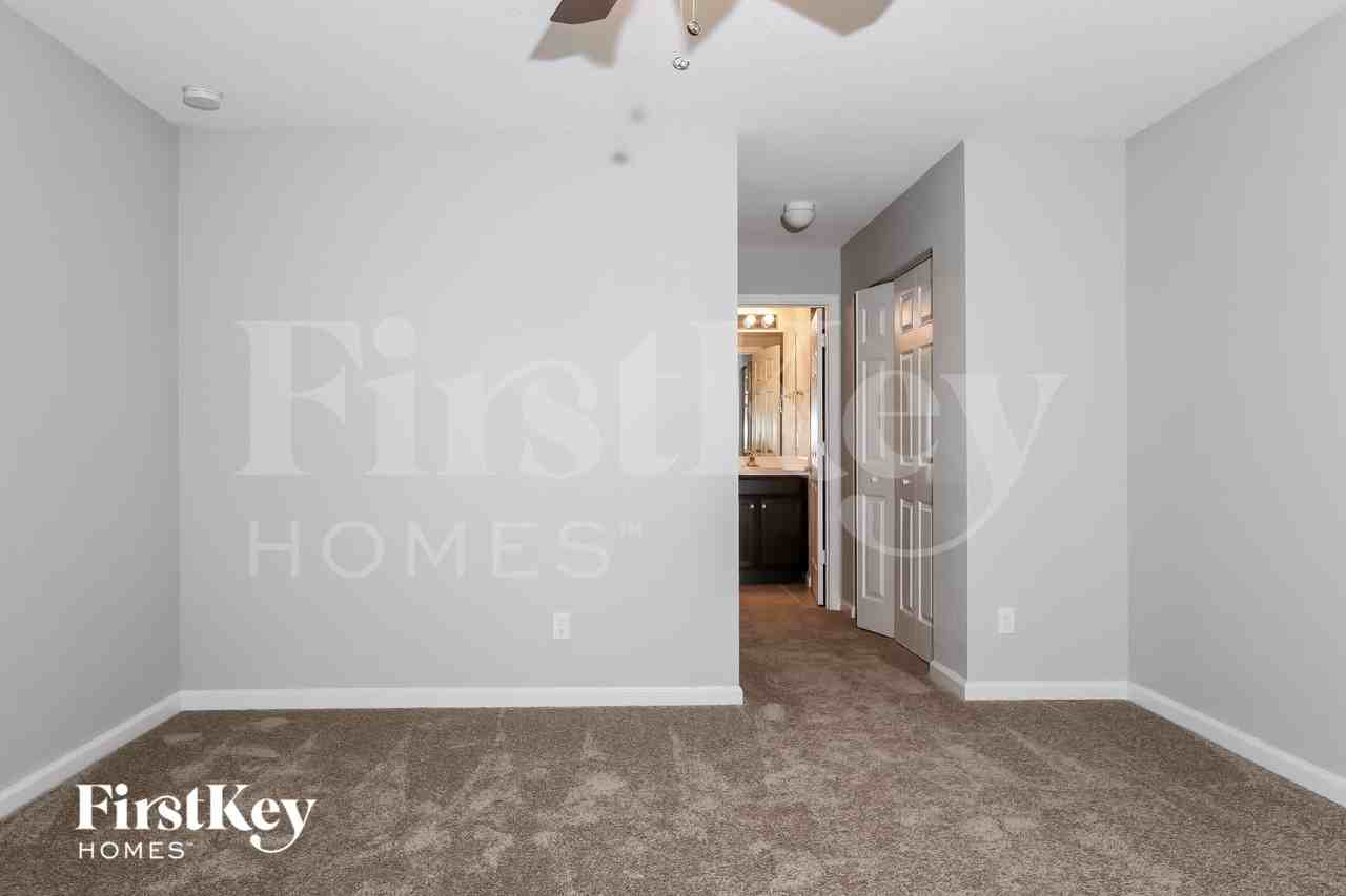 2325 Se Berkshire Blvd - Photo 7 of 16