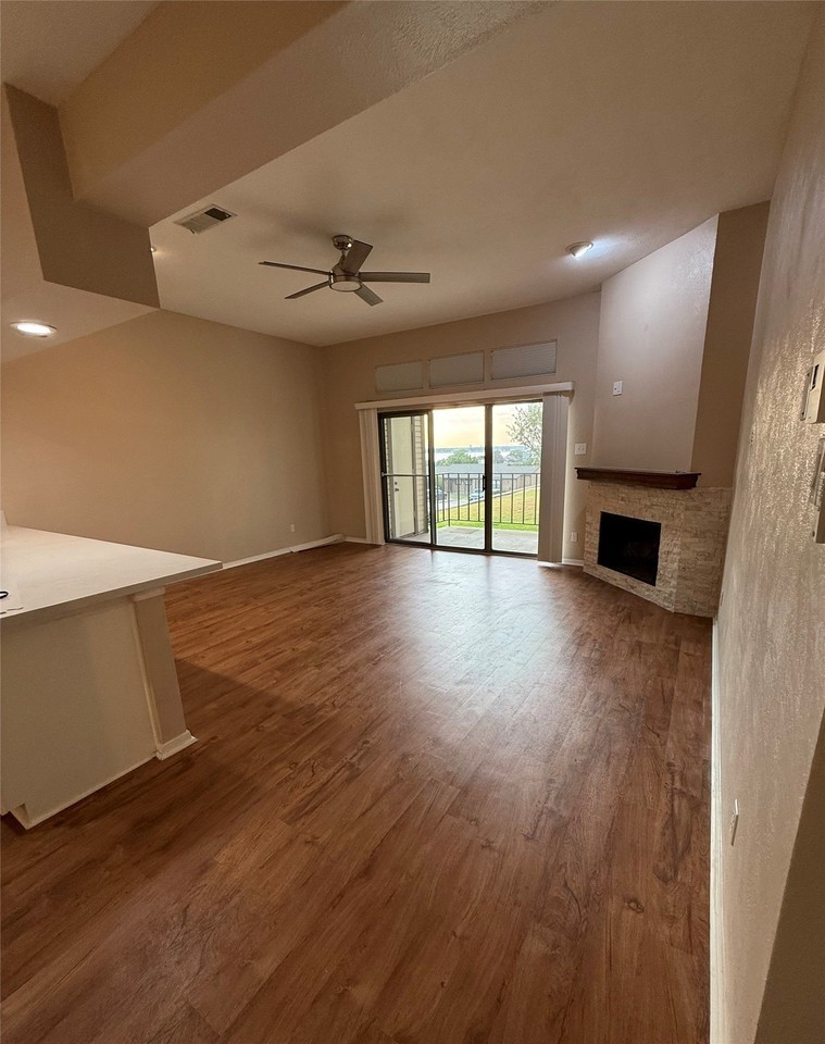 142 Henry M Chandler Dr - Photo 3 of 14