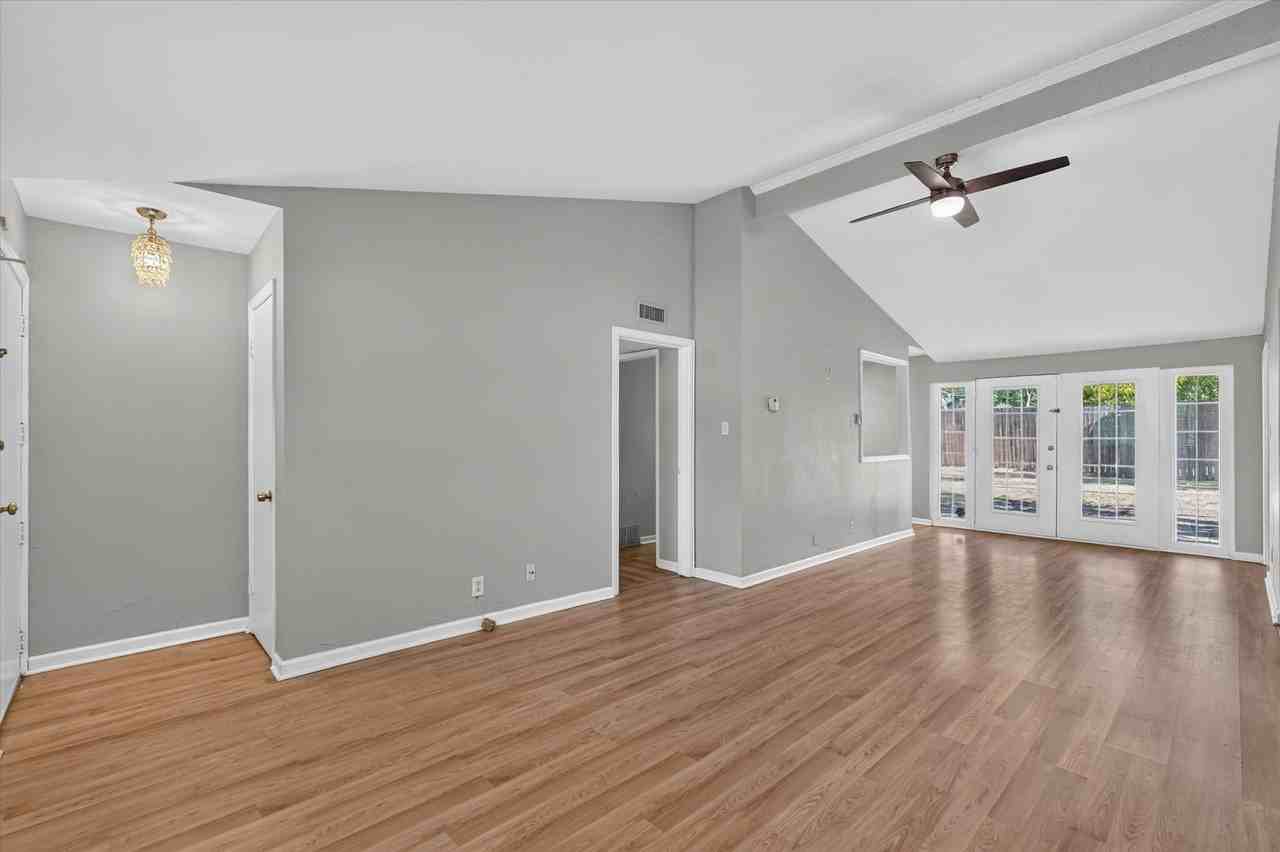 828 Kingswood Ave - Photo 2 of 11