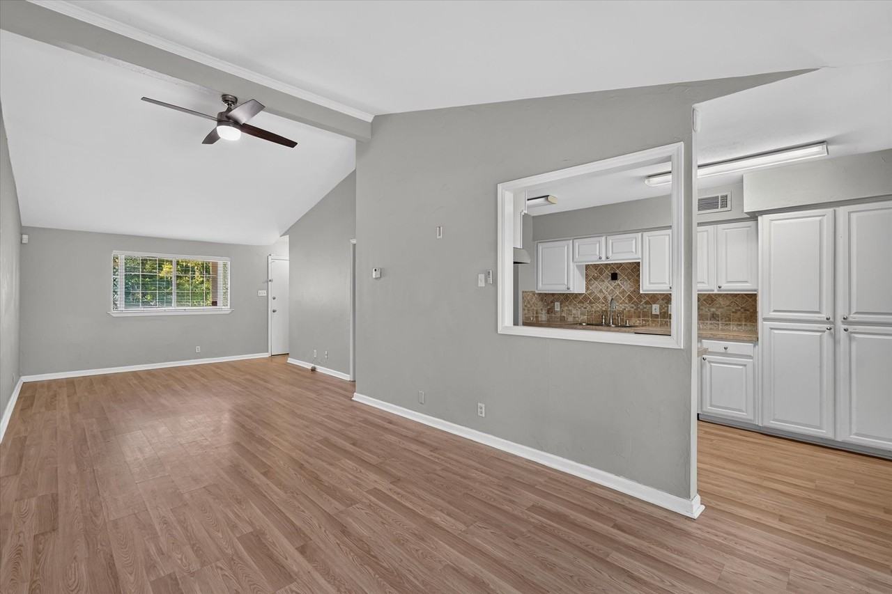 828 Kingswood Ave - Photo 4 of 11