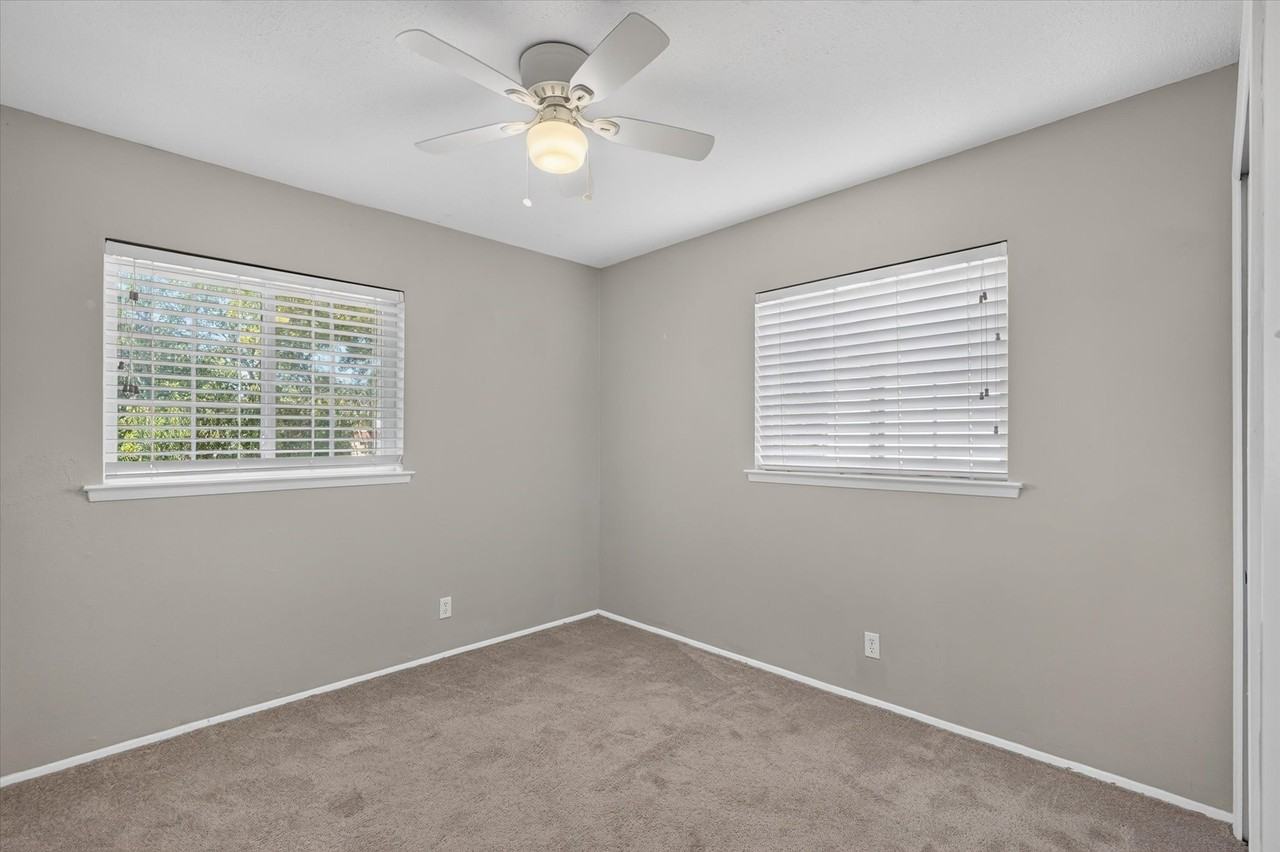828 Kingswood Ave - Photo 7 of 11