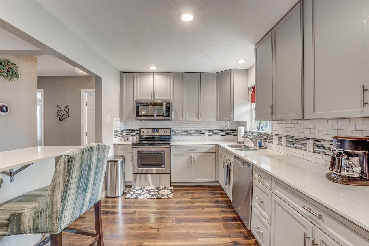 2822 Materhorn Dr - Photo 5 of 12