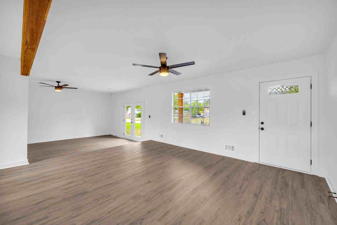 2657 John Petree Rd #1 - Photo 5 of 10