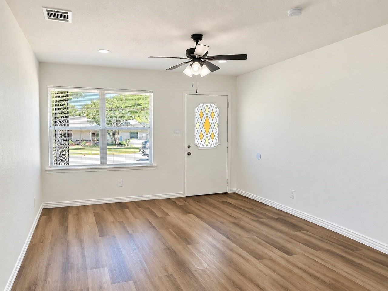 133 Baron Pl - Photo 3 of 16