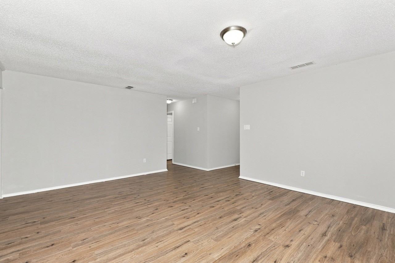 1349 Rutherford Dr - Photo 5 of 16