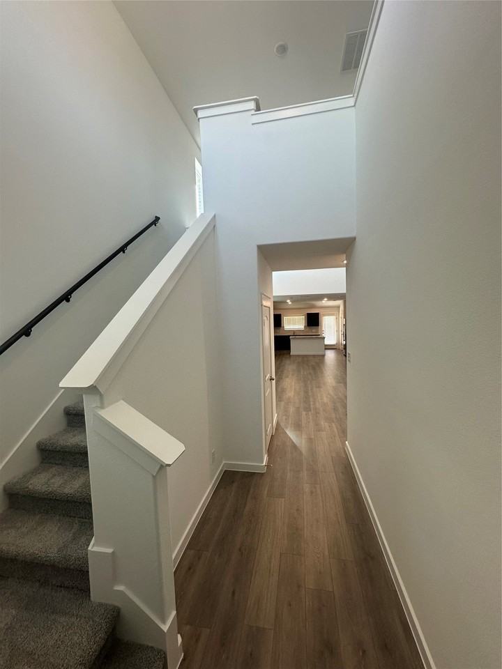 1350 Eldridge Pond St - Photo 3 of 30