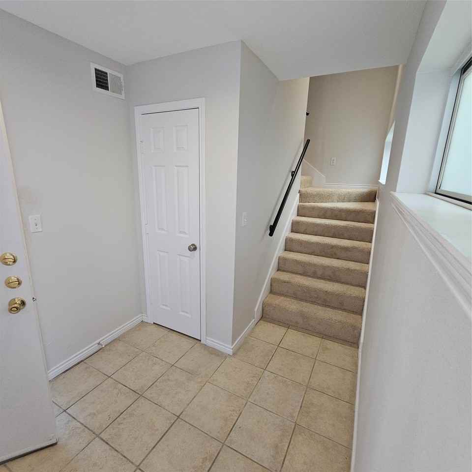 1718 Matilda St - Photo 3 of 26