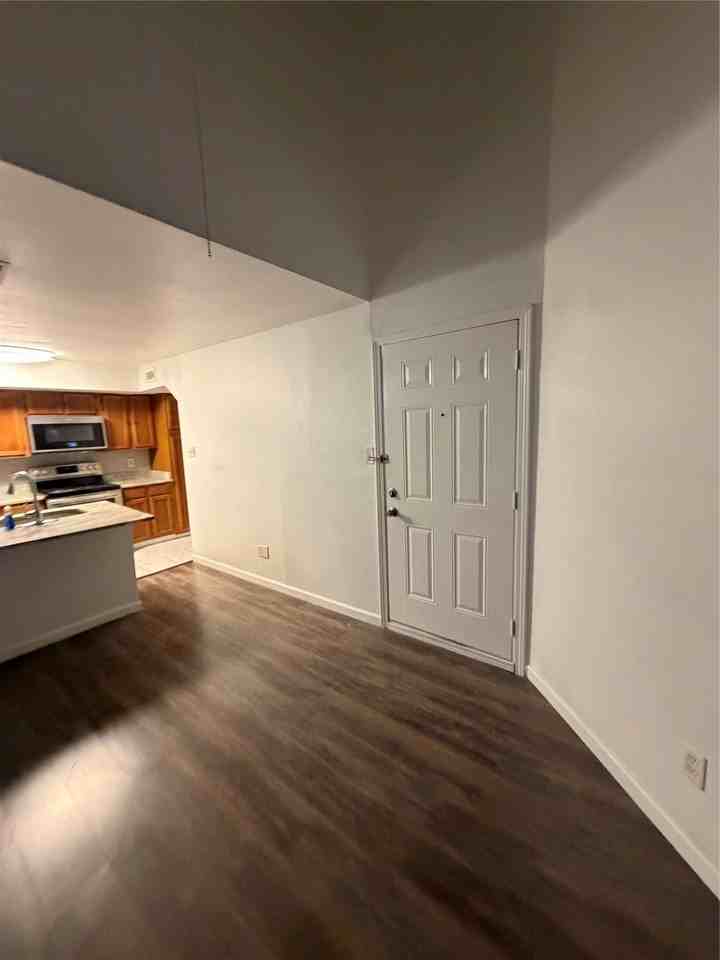 9805 Walnut St #210 - Photo 5 of 20