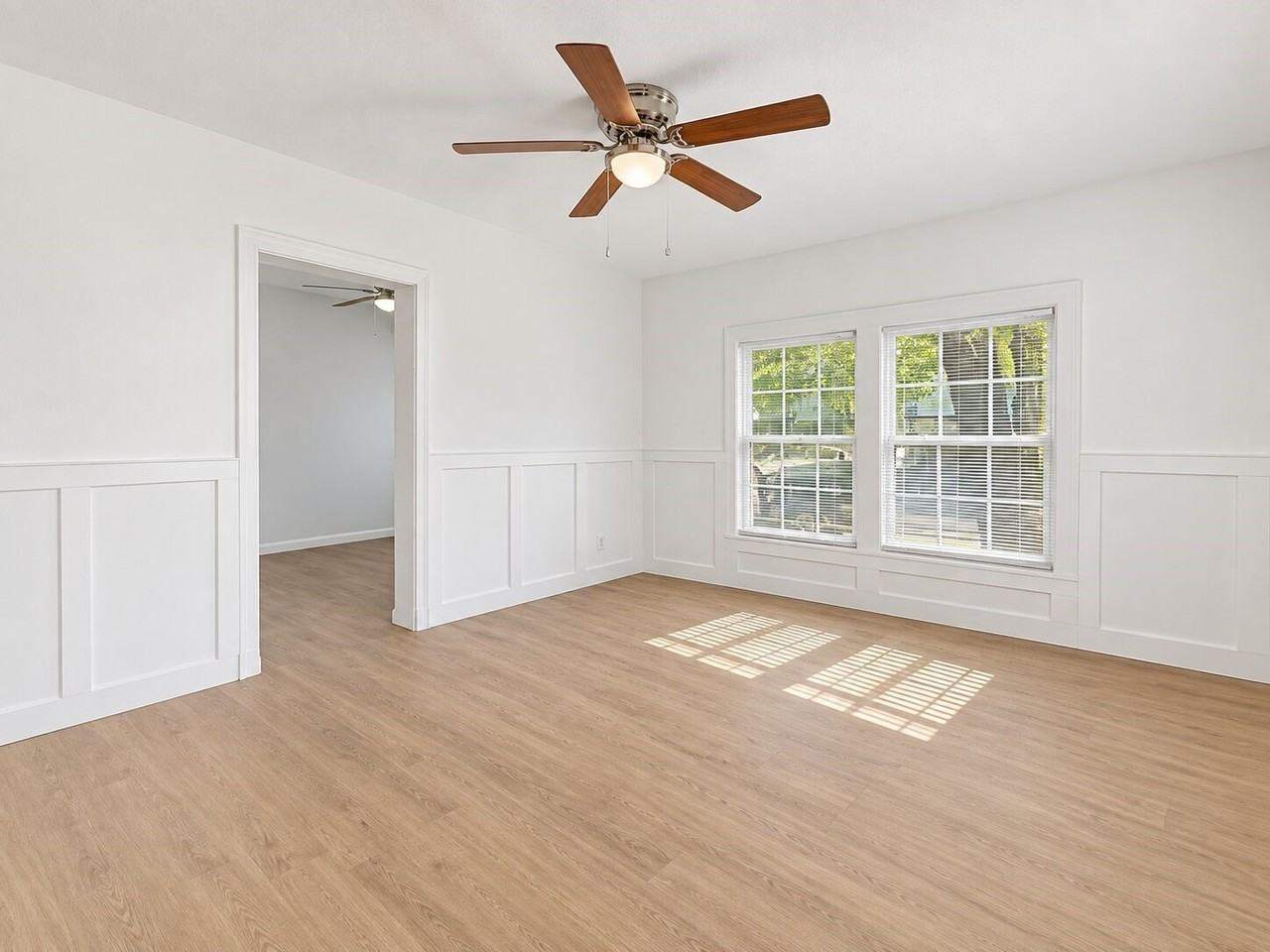 300 Emma St #B - Photo 2 of 7