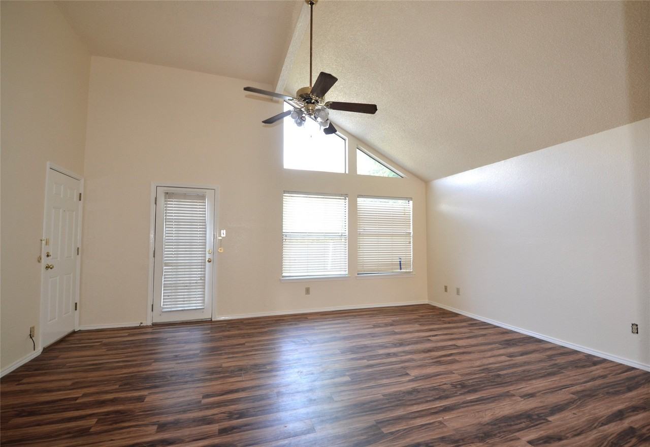 7972 Roundtable Rd - Photo 7 of 22