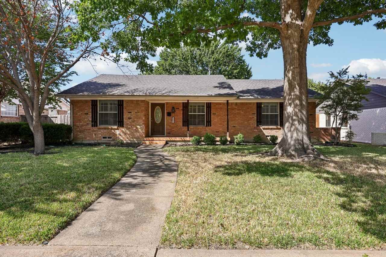 13639 Willow Bend Rd - Photo 2 of 40