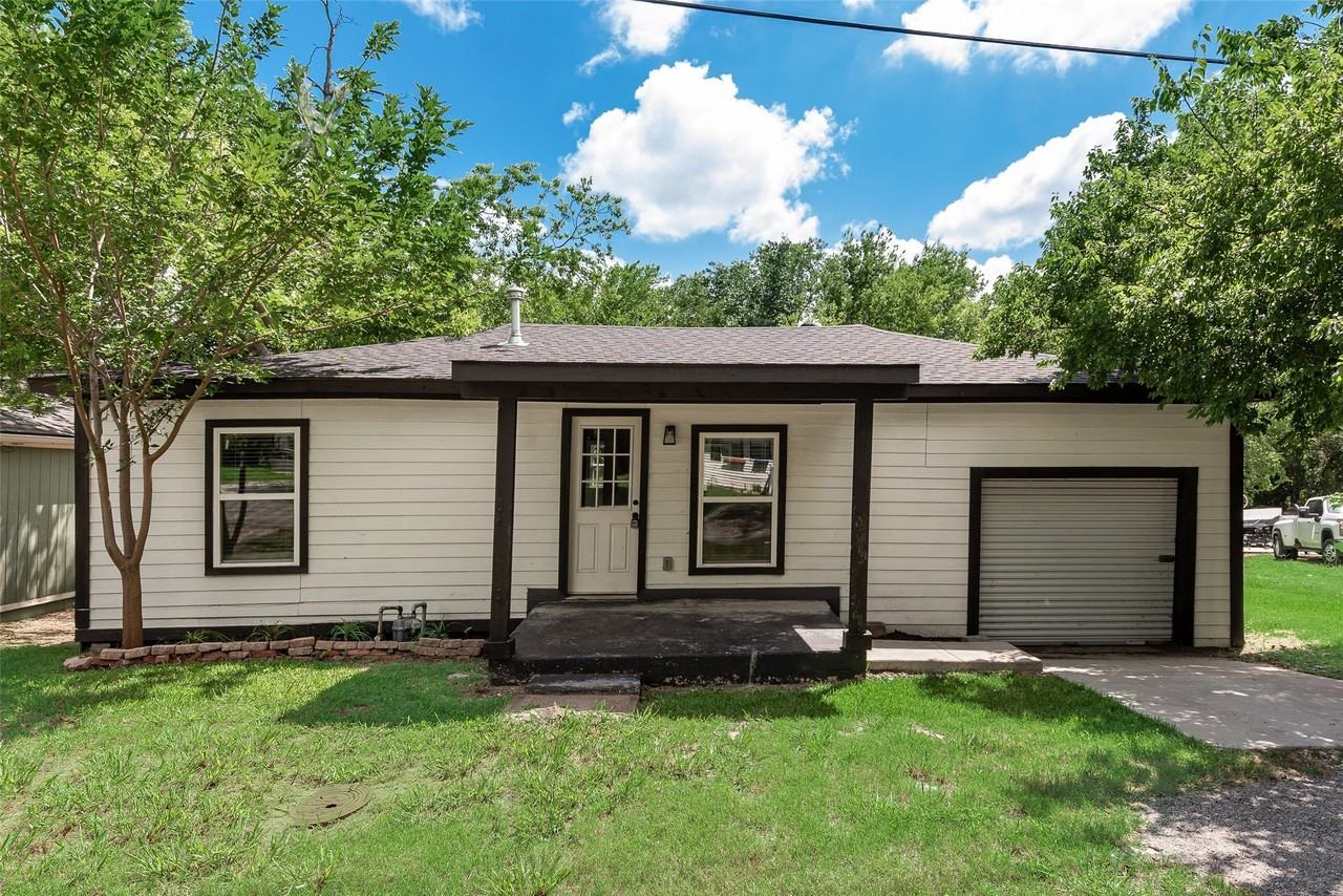 105 Weaver St - Photo 4 of 20