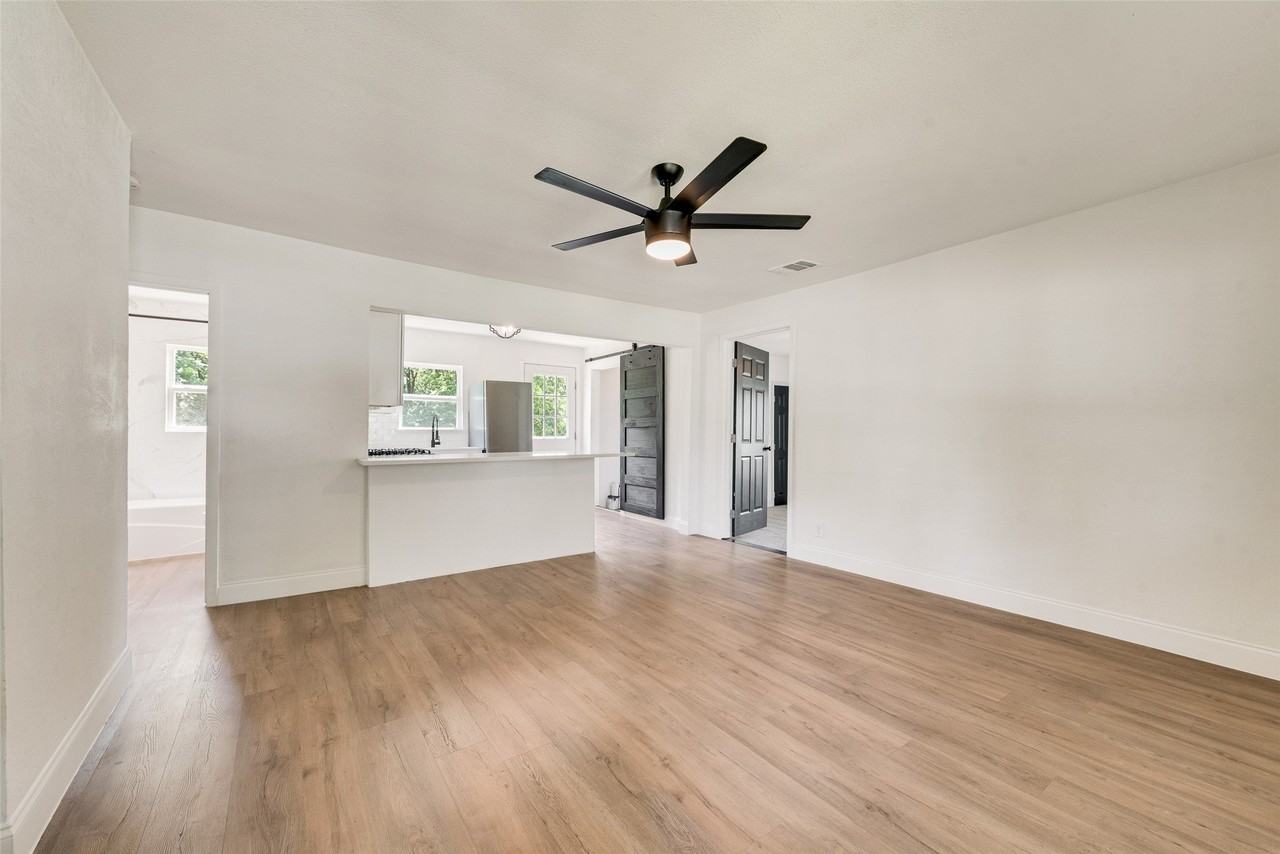 105 Weaver St - Photo 6 of 20