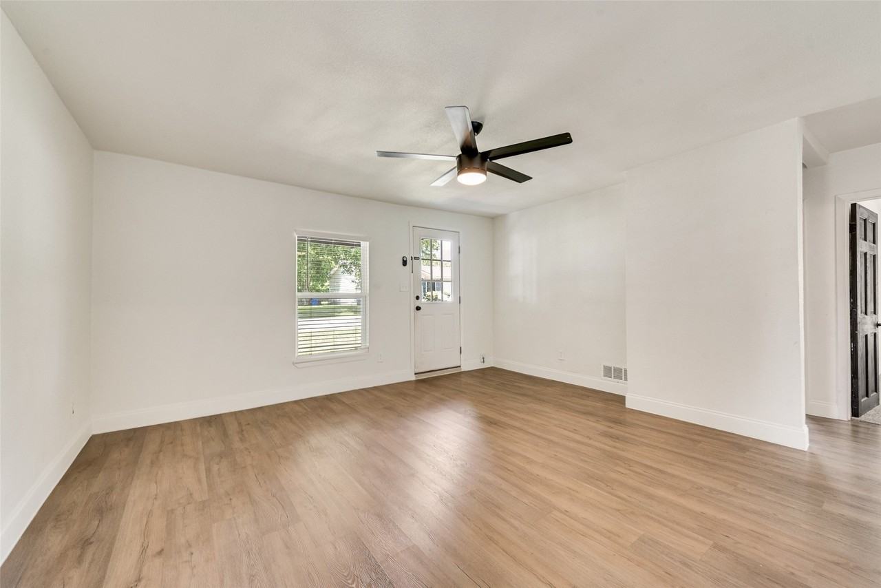 105 Weaver St - Photo 7 of 20