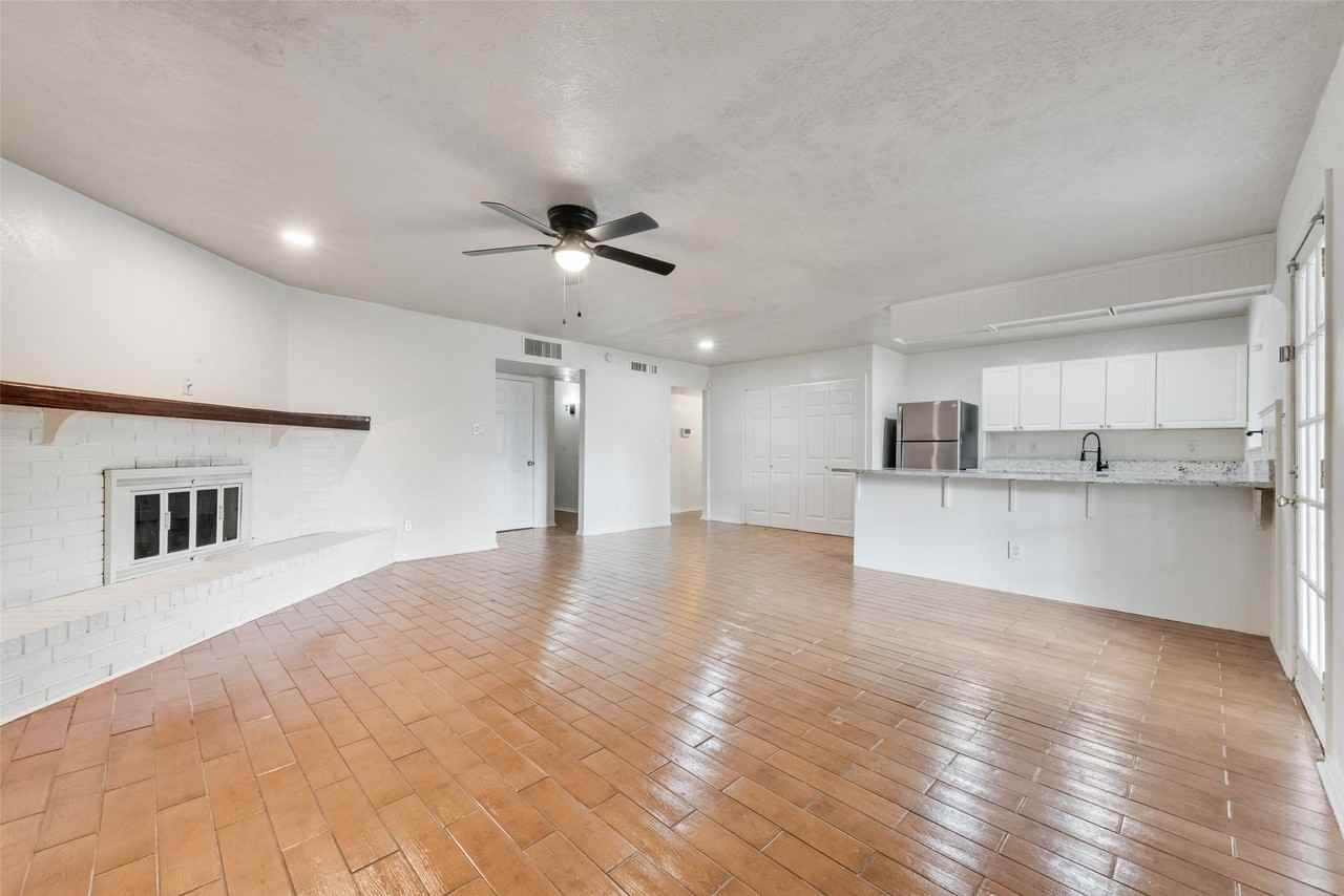 515 Forestwood Dr - Photo 4 of 16