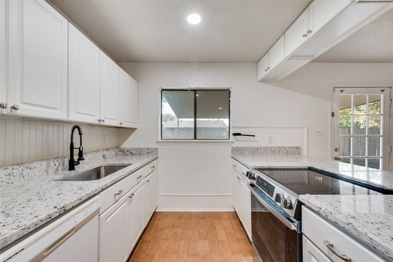 515 Forestwood Dr - Photo 5 of 16
