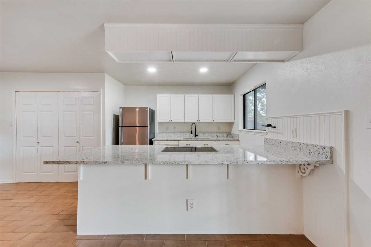 515 Forestwood Dr - Photo 7 of 16