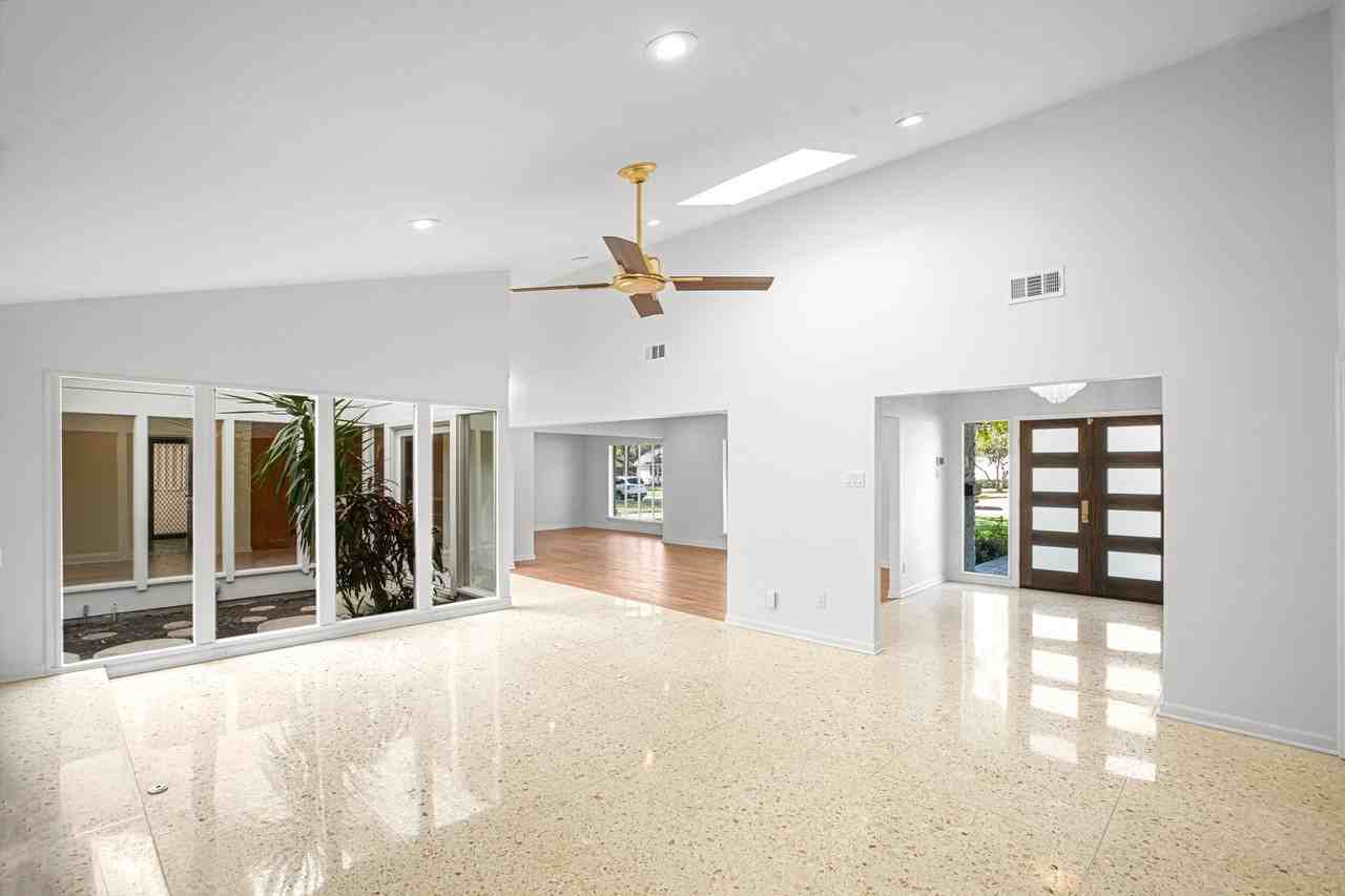 4452 Hockaday Dr - Photo 5 of 35