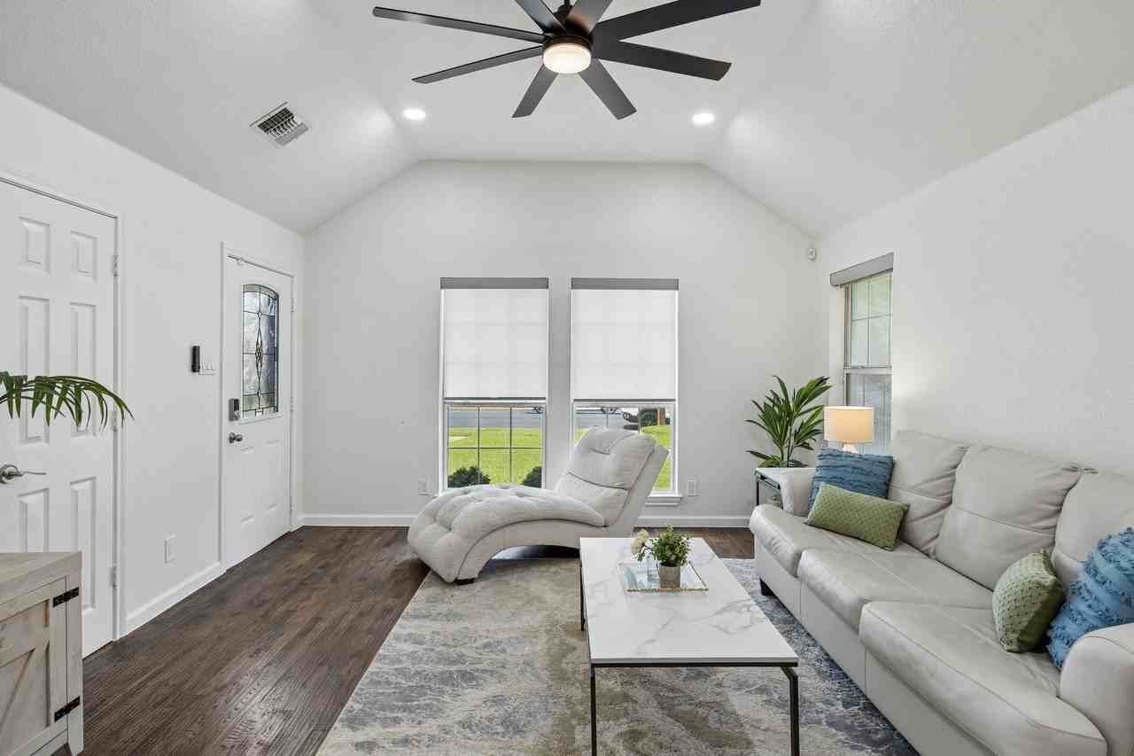 630 W Neely St - Photo 4 of 27