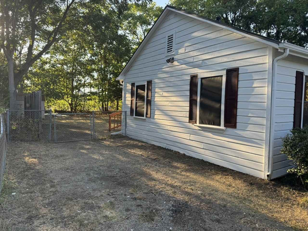 1307 Church St - Photo 4 of 31