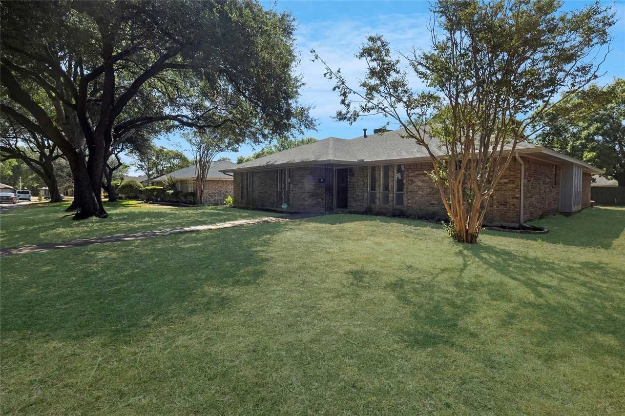 742 Ridge Crest Dr - Photo 2 of 25