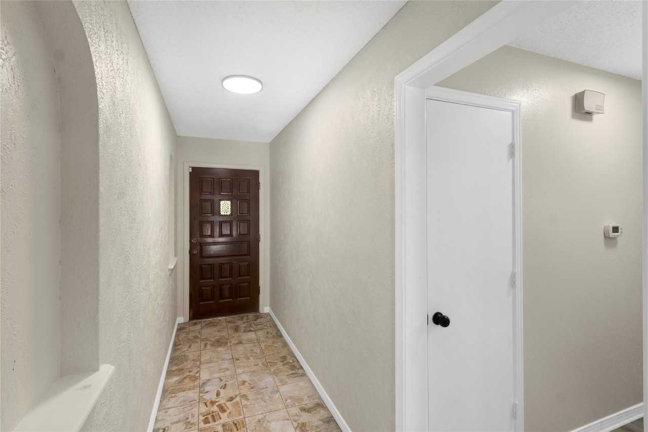 742 Ridge Crest Dr - Photo 3 of 25