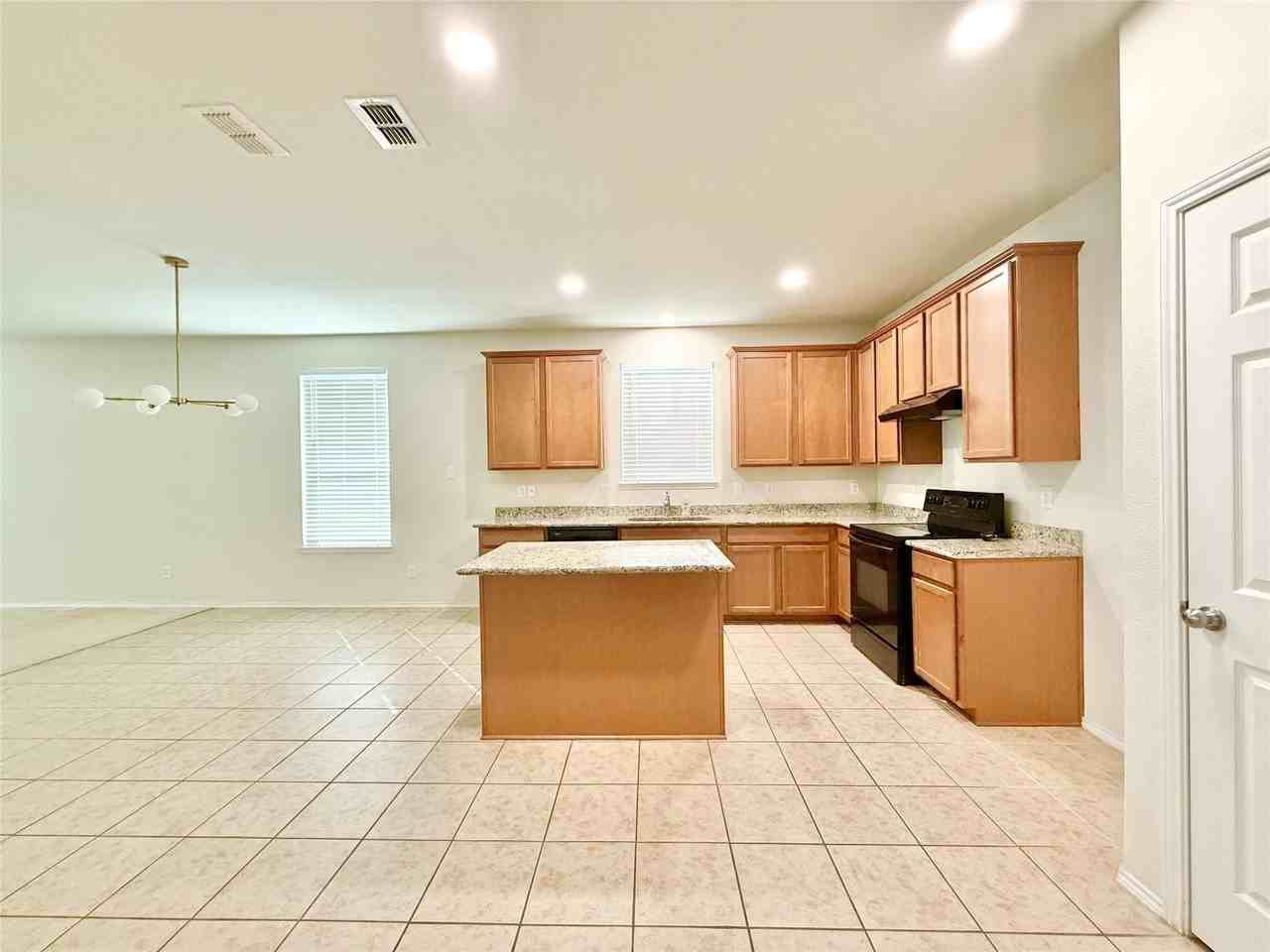 2336 Bermont Red Ln - Photo 4 of 16