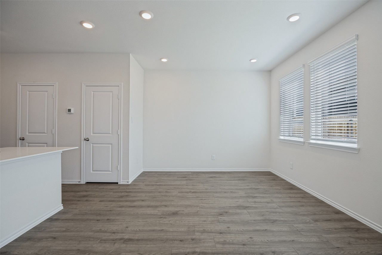 209 Tall Cedar Way - Photo 5 of 12