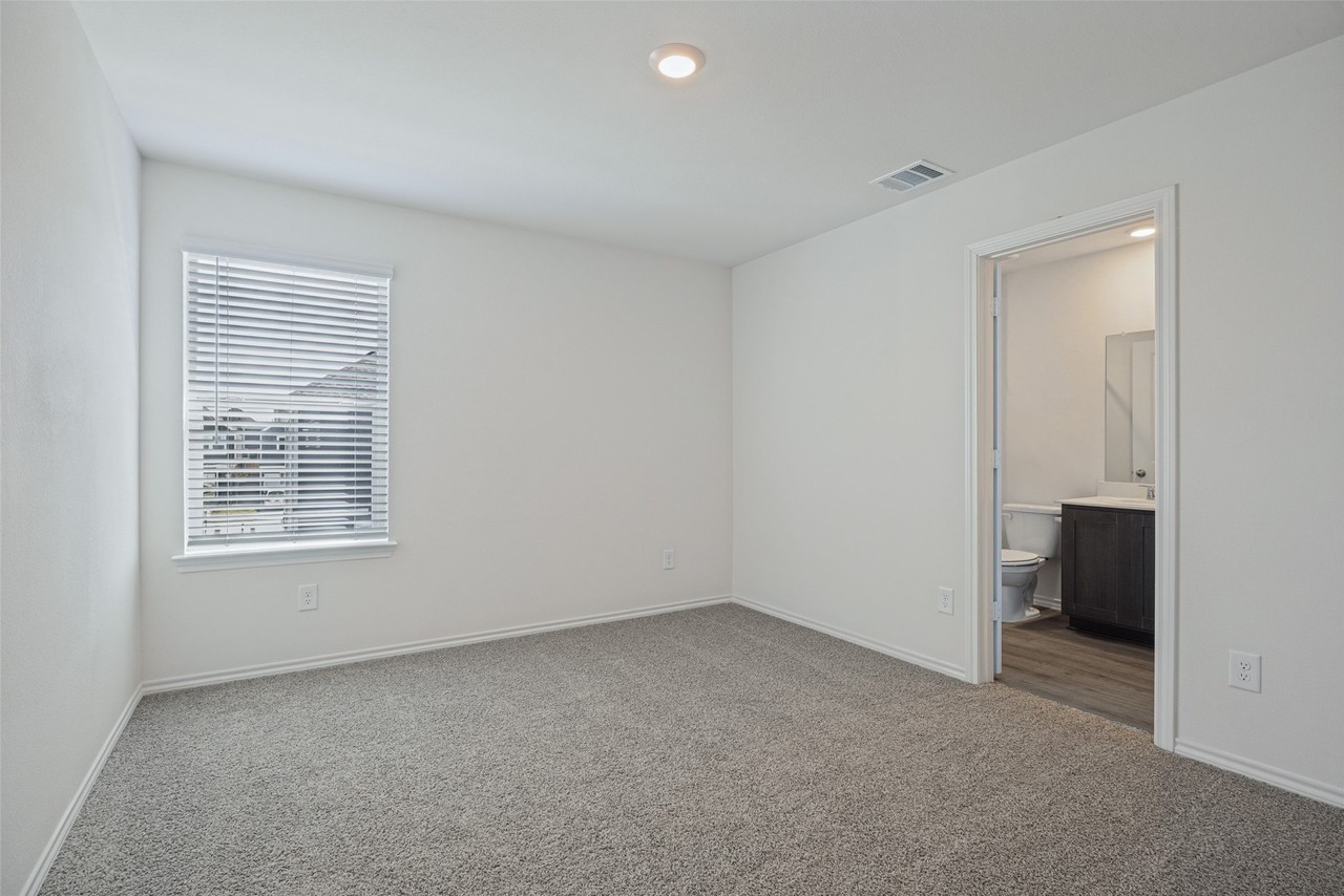 209 Tall Cedar Way - Photo 6 of 12